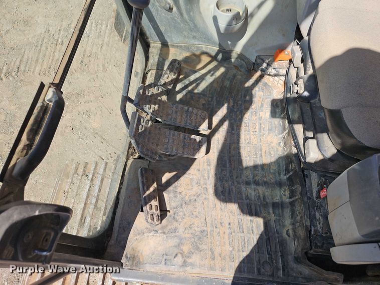 image for item EO7308 Hitachi 245USLC6N Hydraulic Excavators