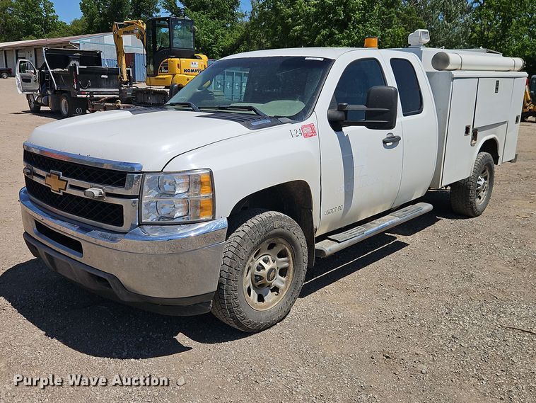 image for item EO7309 2012 Chevrolet Silverado 3500HD Ext. Cab utility bed pickup truck