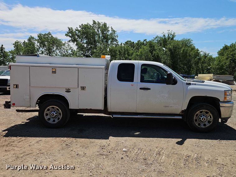 image for item EO7309 2012 Chevrolet Silverado 3500HD Ext. Cab utility bed pickup truck