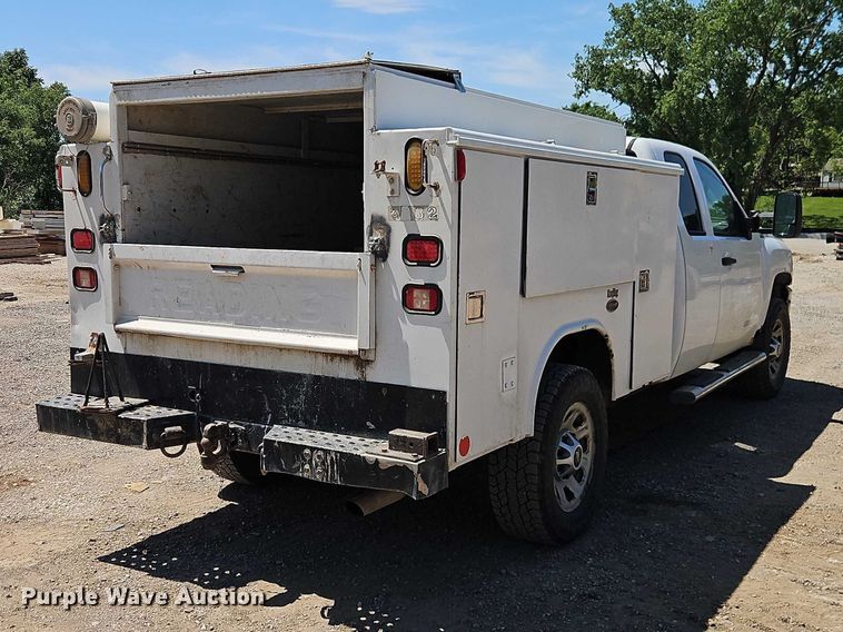 image for item EO7309 2012 Chevrolet Silverado 3500HD Ext. Cab utility bed pickup truck