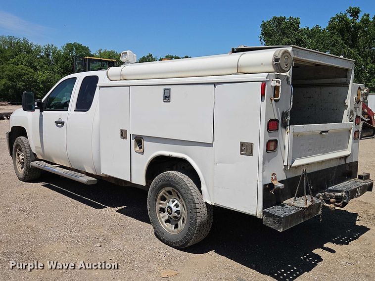 image for item EO7309 2012 Chevrolet Silverado 3500HD Ext. Cab utility bed pickup truck