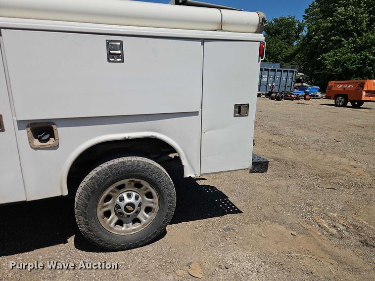 image for item EO7309 2012 Chevrolet Silverado 3500HD Ext. Cab utility bed pickup truck