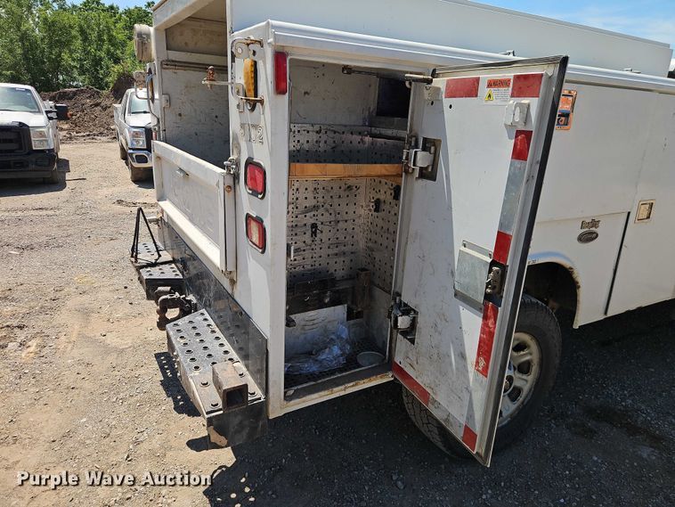 image for item EO7309 2012 Chevrolet Silverado 3500HD Ext. Cab utility bed pickup truck