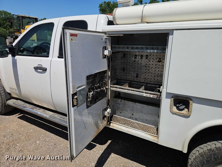 image for item EO7309 2012 Chevrolet Silverado 3500HD Ext. Cab utility bed pickup truck