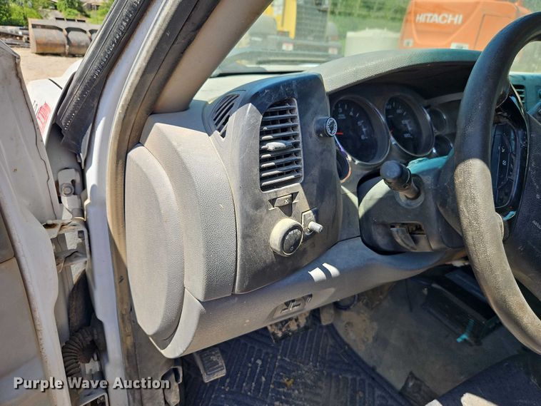image for item EO7309 2012 Chevrolet Silverado 3500HD Ext. Cab utility bed pickup truck