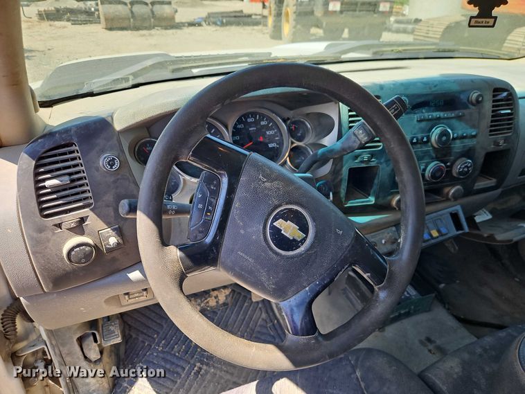 image for item EO7309 2012 Chevrolet Silverado 3500HD Ext. Cab utility bed pickup truck