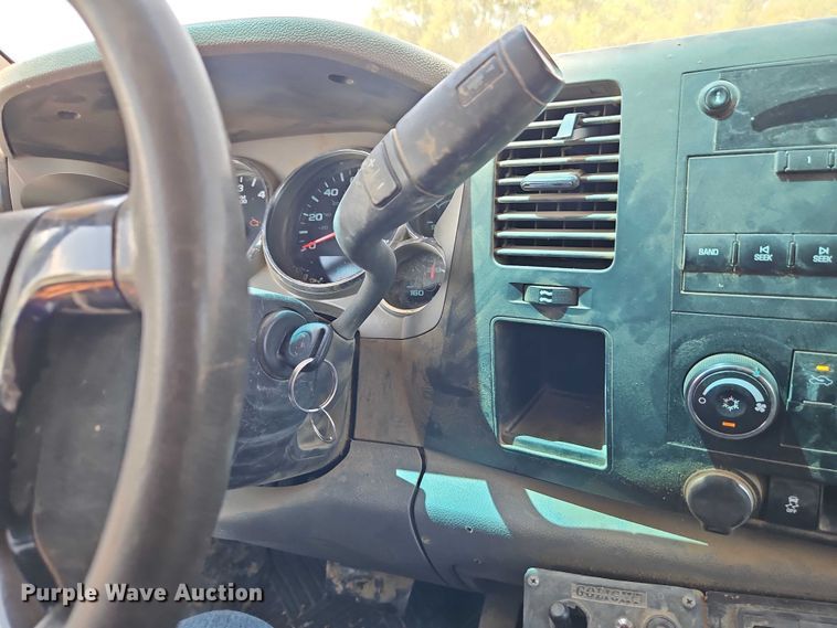 image for item EO7309 2012 Chevrolet Silverado 3500HD Ext. Cab utility bed pickup truck