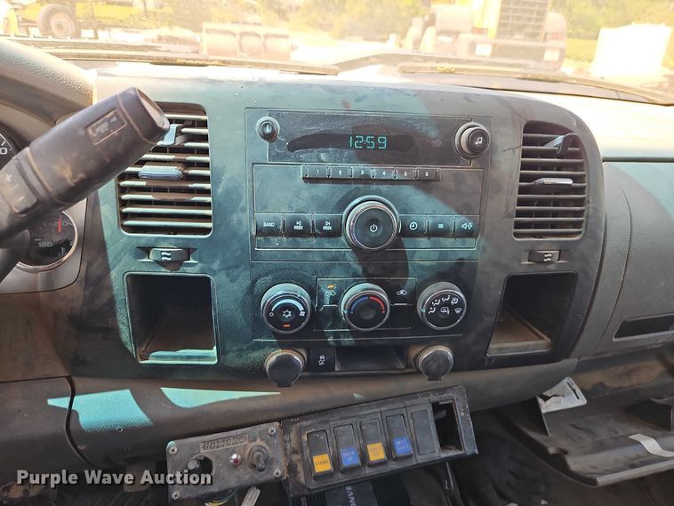 image for item EO7309 2012 Chevrolet Silverado 3500HD Ext. Cab utility bed pickup truck
