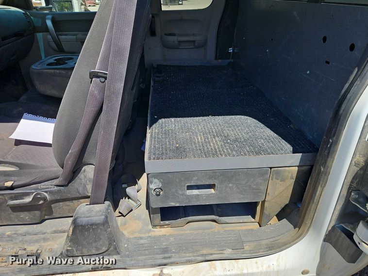 image for item EO7309 2012 Chevrolet Silverado 3500HD Ext. Cab utility bed pickup truck