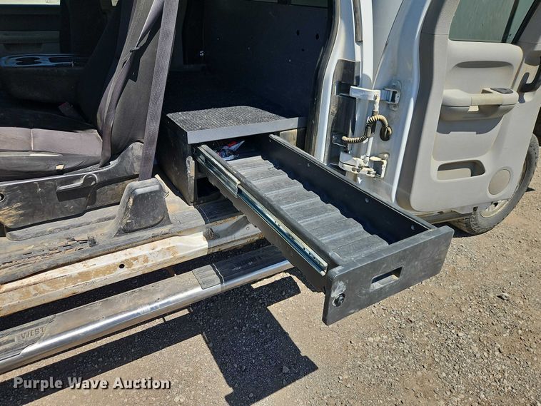 image for item EO7309 2012 Chevrolet Silverado 3500HD Ext. Cab utility bed pickup truck