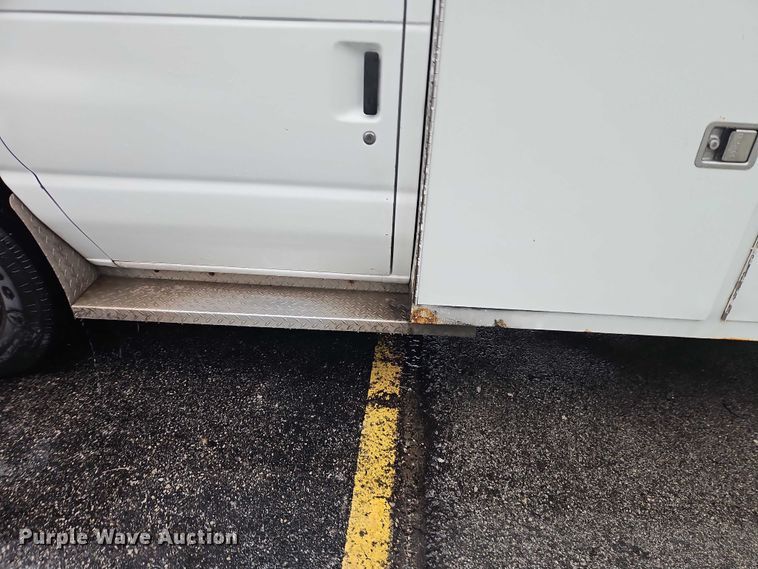 image for item EO7319 2012 Ford E350 utility van