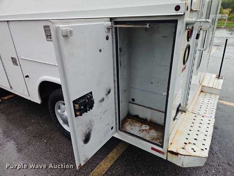 image for item EO7319 2012 Ford E350 utility van