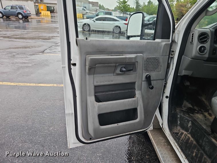 image for item EO7319 2012 Ford E350 utility van
