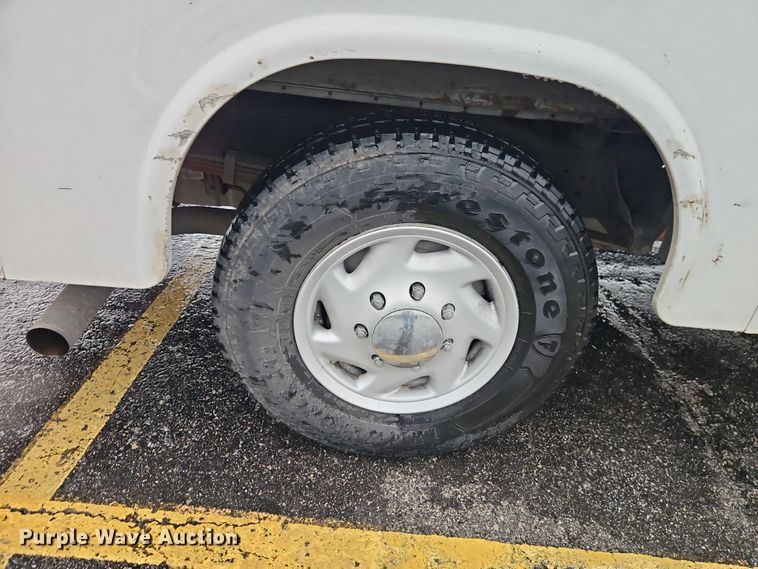 image for item EO7319 2012 Ford E350 utility van