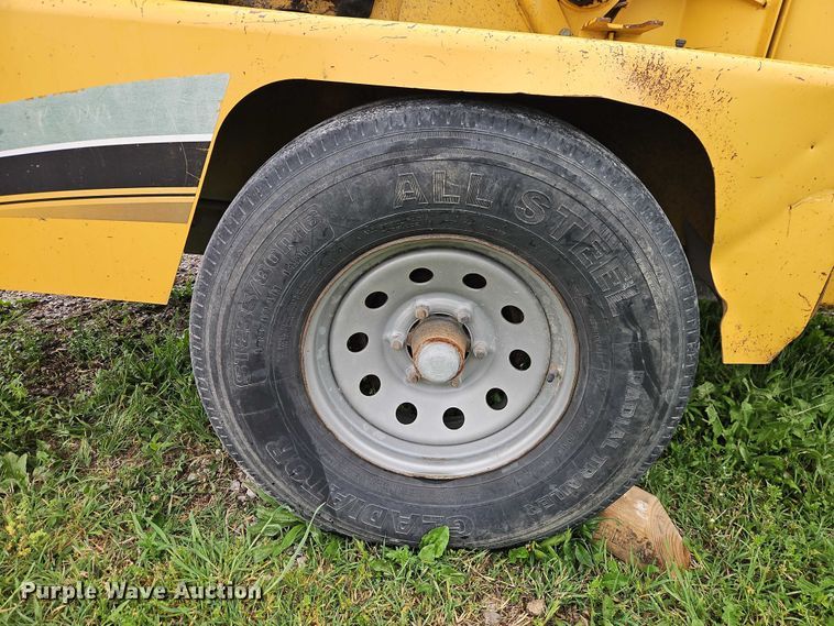 image for item EO7329 2001 Vermeer BC1000XL wood chipper