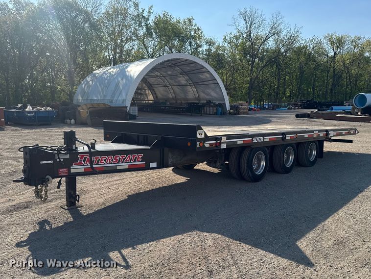 image for item ER0481 2019 Interstate Trailers, Inc. 50TDL tilt deck equipment trailer