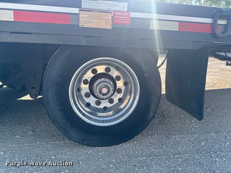 image for item ER0481 2019 Interstate Trailers, Inc. 50TDL tilt deck equipment trailer