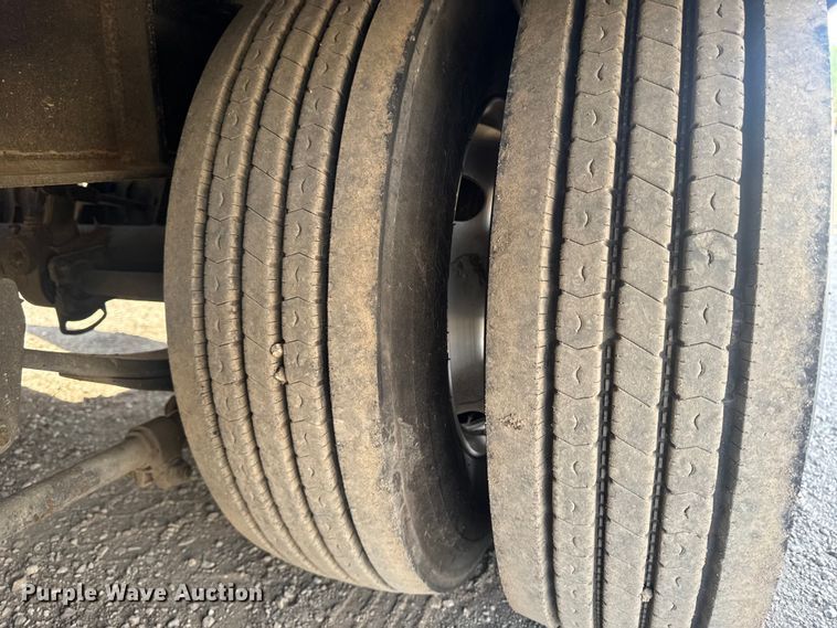 image for item ER0481 2019 Interstate Trailers, Inc. 50TDL tilt deck equipment trailer