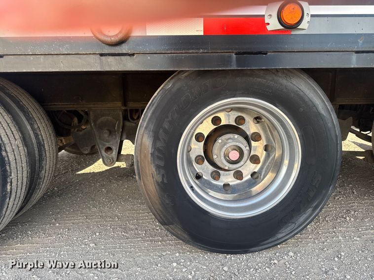 image for item ER0481 2019 Interstate Trailers, Inc. 50TDL tilt deck equipment trailer