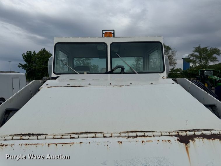 image for item ER0482 2001 Elgin Pelican P series street sweeper
