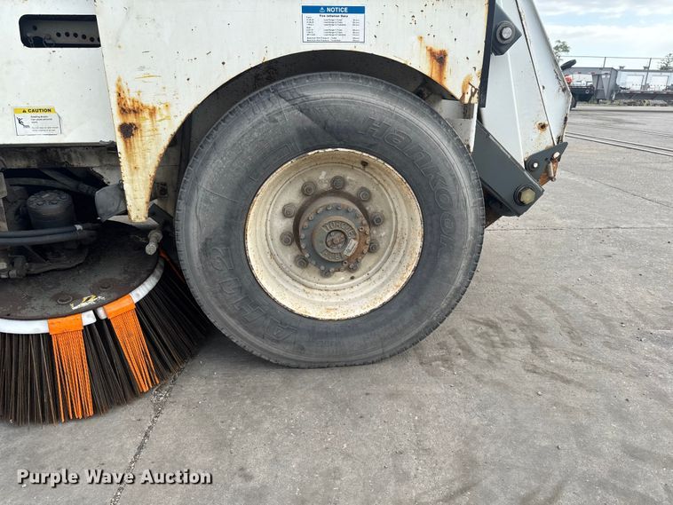 image for item ER0482 2001 Elgin Pelican P series street sweeper