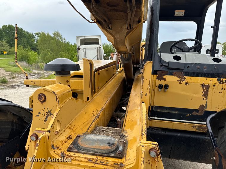 image for item ER0493 1996 Caterpillar TH63 telehandler
