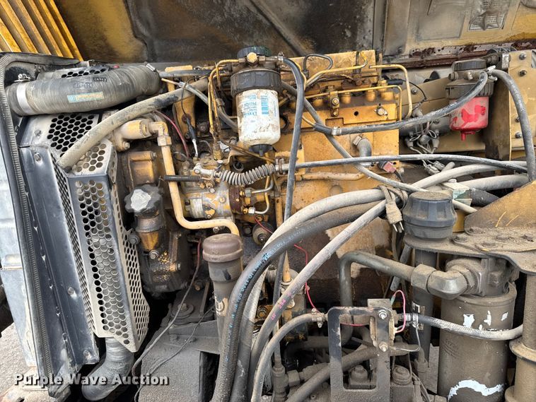 image for item ER0493 1996 Caterpillar TH63 telehandler