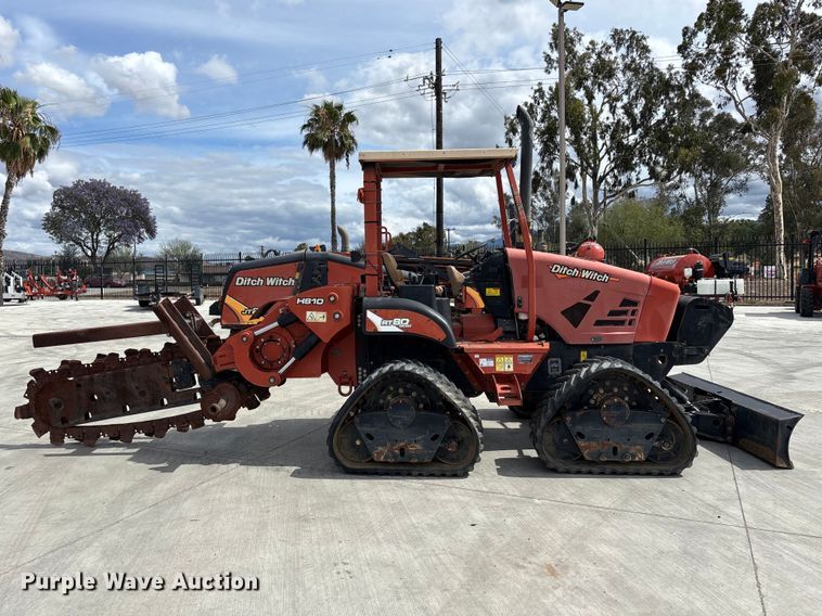 image for item ER7569 2014 Ditch Witch RT80Q trencher