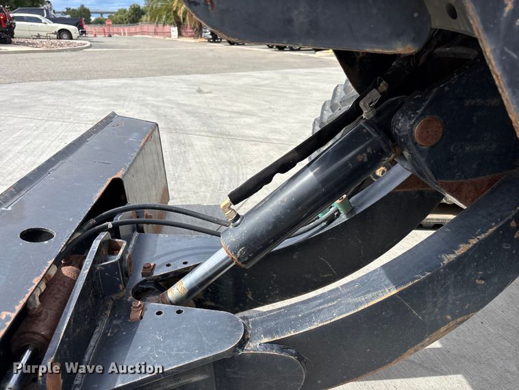 image for item ER7569 2014 Ditch Witch RT80Q trencher