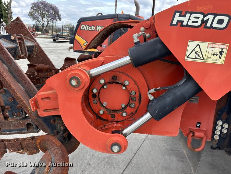 image for item ER7569 2014 Ditch Witch RT80Q trencher