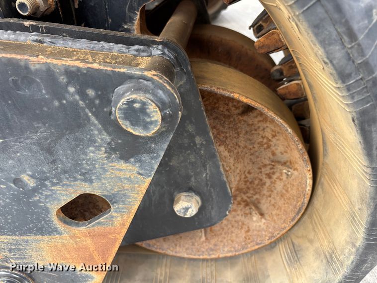 image for item ER7569 2014 Ditch Witch RT80Q trencher