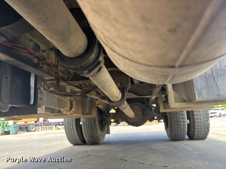 image for item ER7570 2006 Chevrolet C6500 dump truck