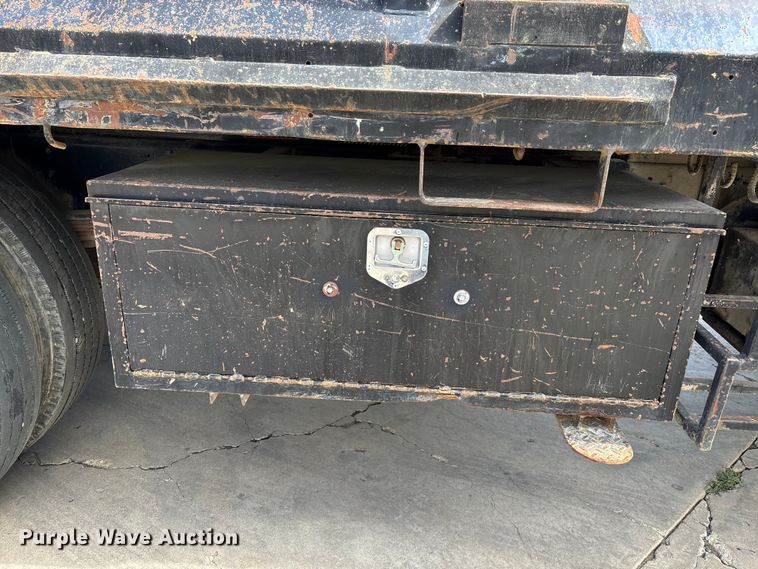 image for item ER7570 2006 Chevrolet C6500 dump truck