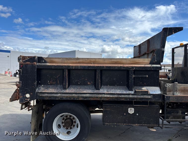 image for item ER7570 2006 Chevrolet C6500 dump truck