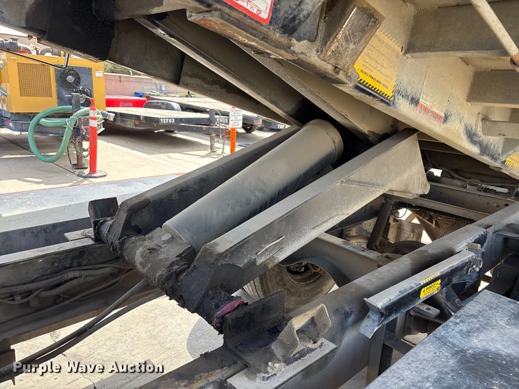 image for item ER7570 2006 Chevrolet C6500 dump truck