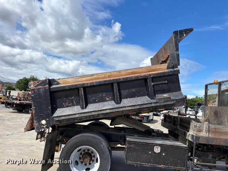image for item ER7570 2006 Chevrolet C6500 dump truck