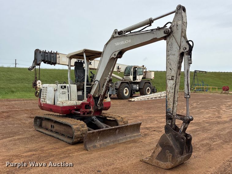 image for item ES8982 2003 Takeuchi TB145 mini excavator