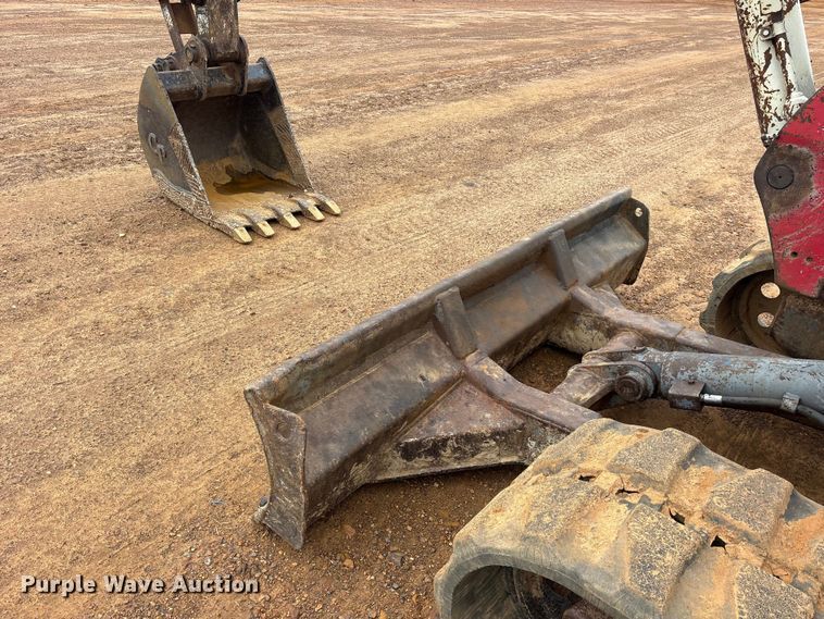 image for item ES8982 2003 Takeuchi TB145 mini excavator