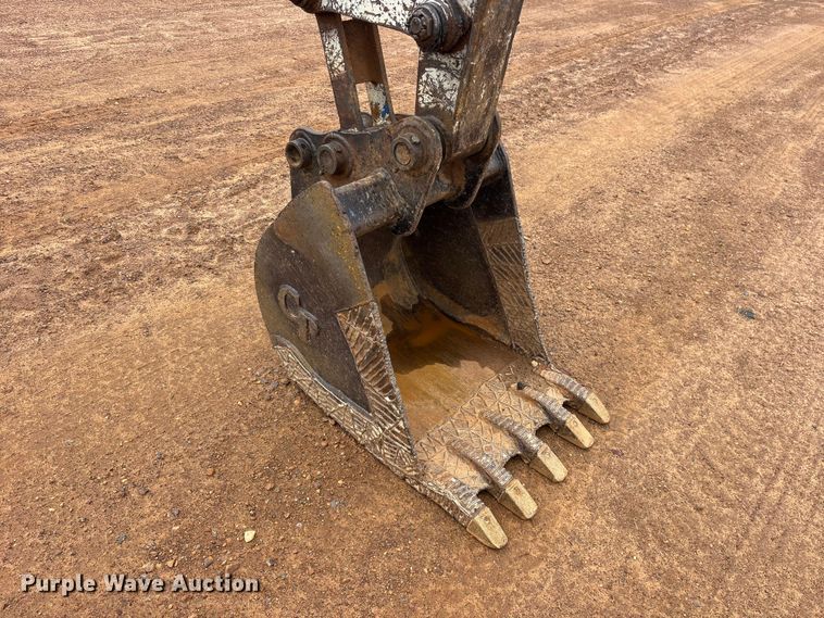 image for item ES8982 2003 Takeuchi TB145 mini excavator