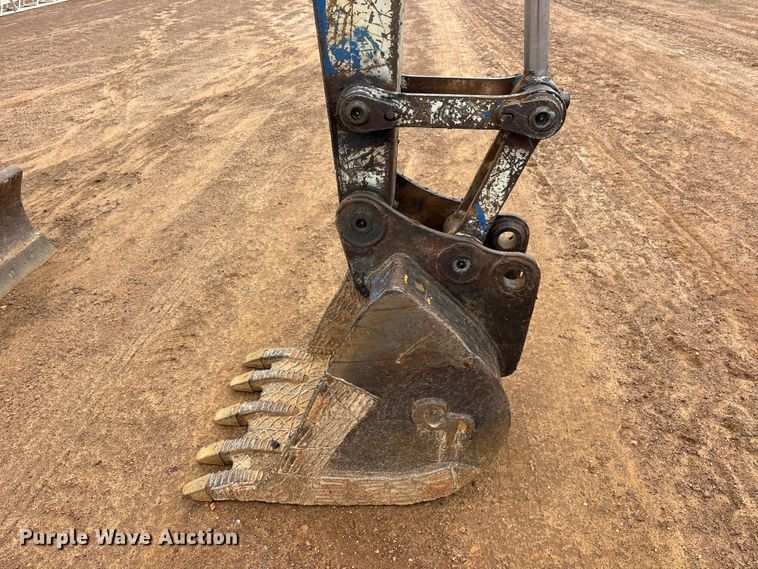 image for item ES8982 2003 Takeuchi TB145 mini excavator