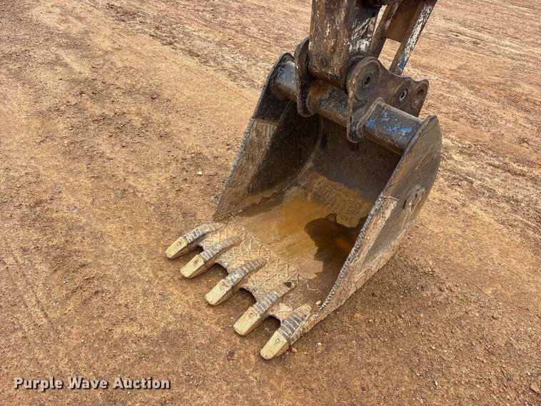 image for item ES8982 2003 Takeuchi TB145 mini excavator