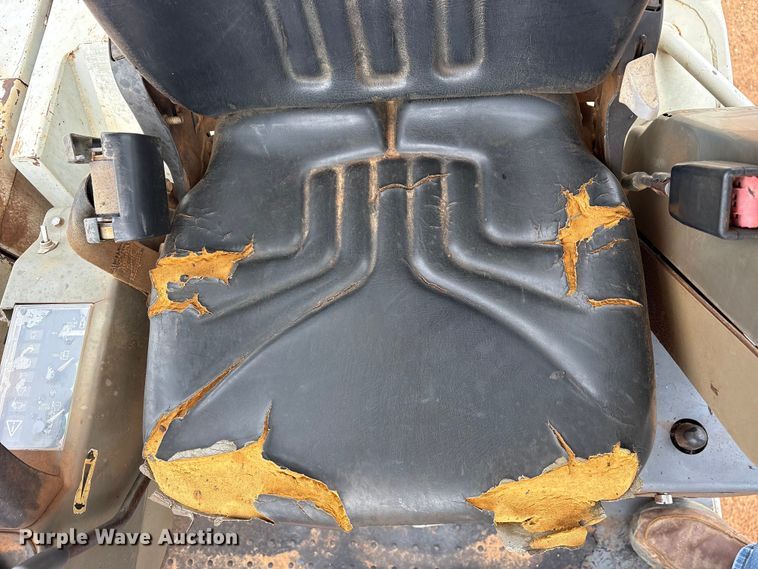 image for item ES8982 2003 Takeuchi TB145 mini excavator