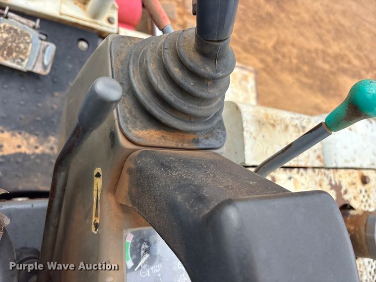 image for item ES8982 2003 Takeuchi TB145 mini excavator