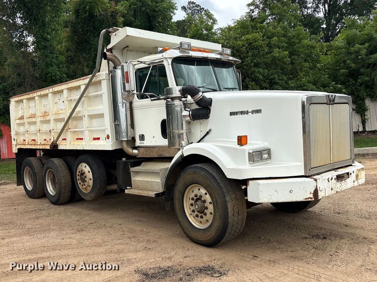 image for item ET2008 1999 Western Star 4900 dump truck