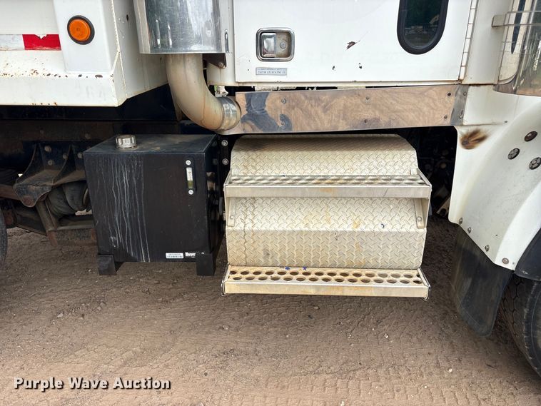 image for item ET2008 1999 Western Star 4900 dump truck