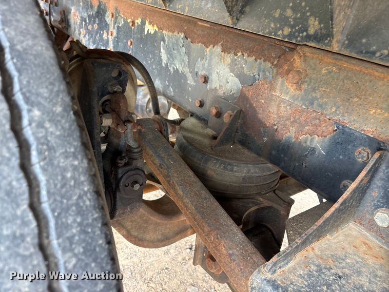 image for item ET2008 1999 Western Star 4900 dump truck