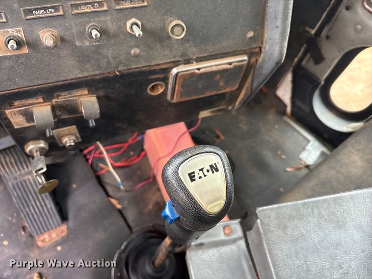 image for item ET2008 1999 Western Star 4900 dump truck