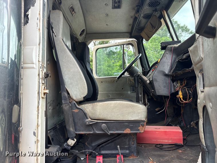 image for item ET2008 1999 Western Star 4900 dump truck