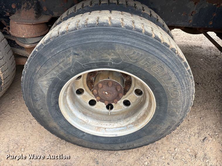 image for item ET2008 1999 Western Star 4900 dump truck