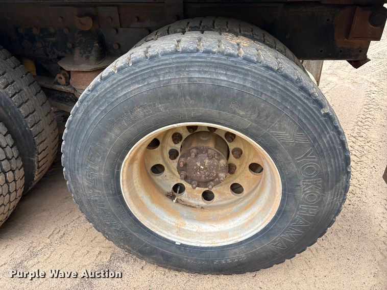 image for item ET2008 1999 Western Star 4900 dump truck